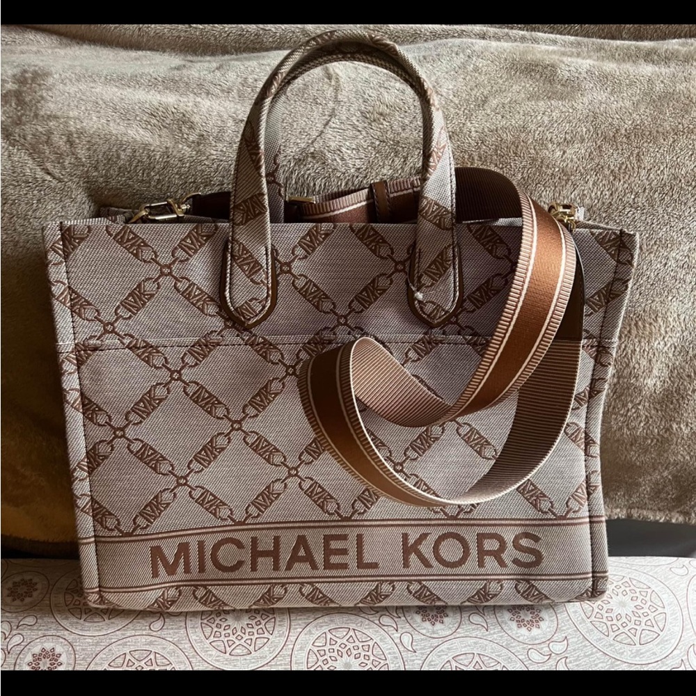 Michael Kors Gigi tote bag with Diamond Pattern